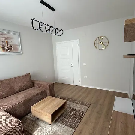 Cute At Centre Apartment